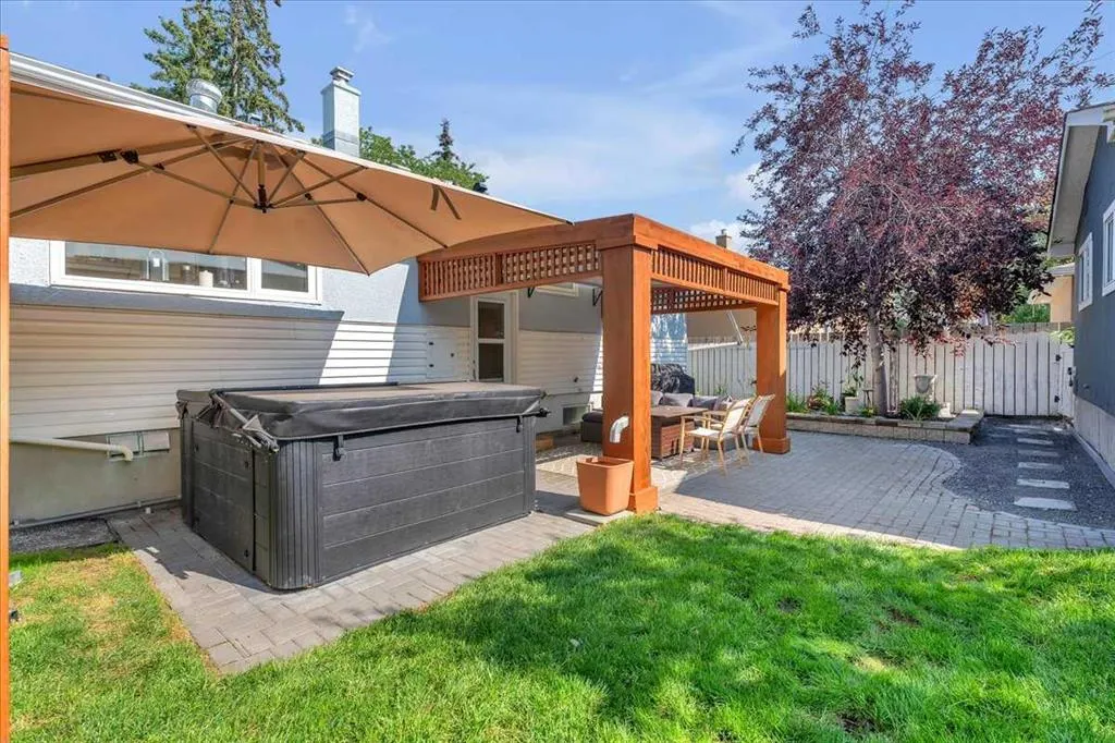 85 Warwick Drive SW