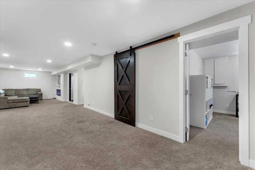 85 Warwick Drive SW