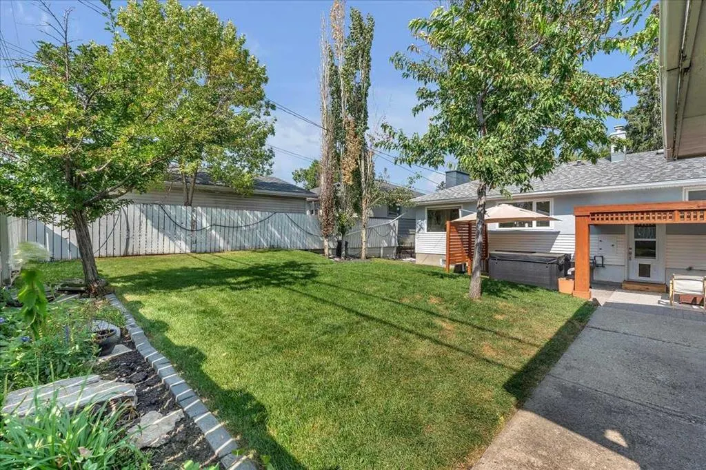 85 Warwick Drive SW