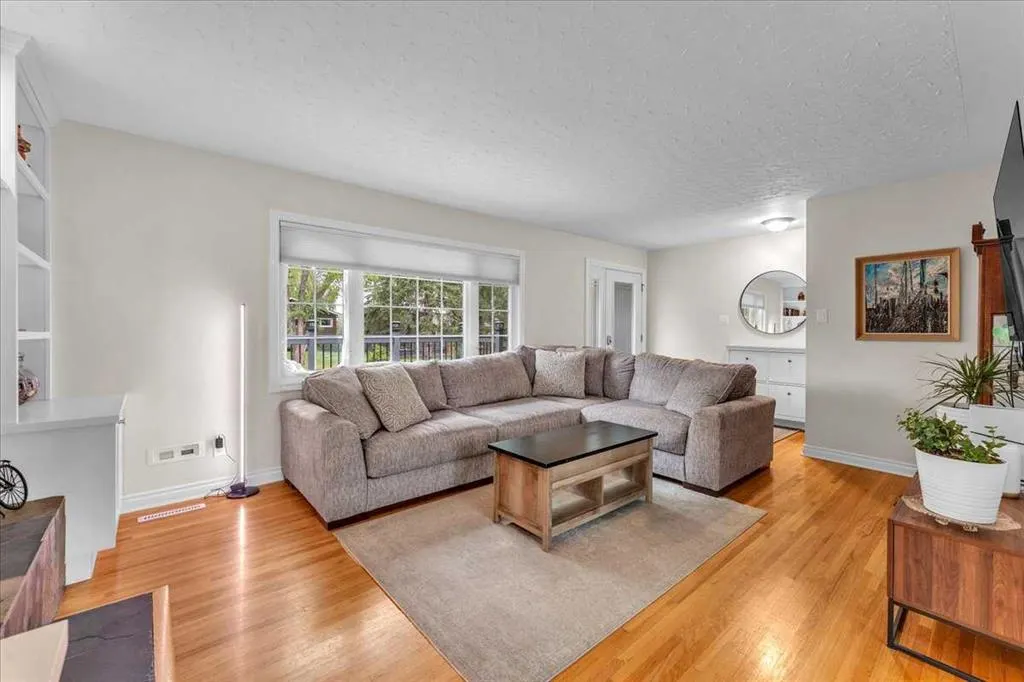 85 Warwick Drive SW