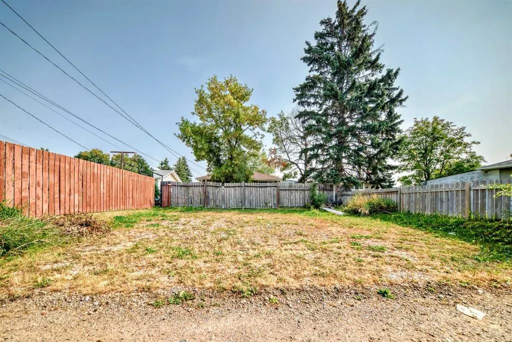 2235 42 Street SE