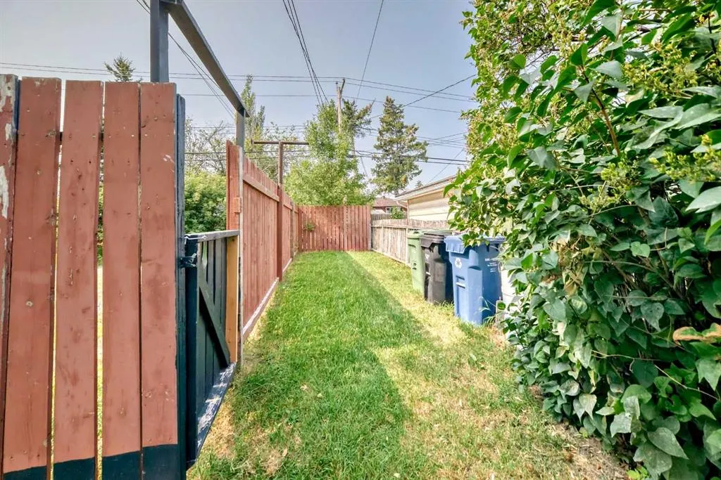 2235 42 Street SE