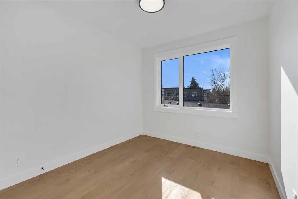 2713 Cochrane Road NW