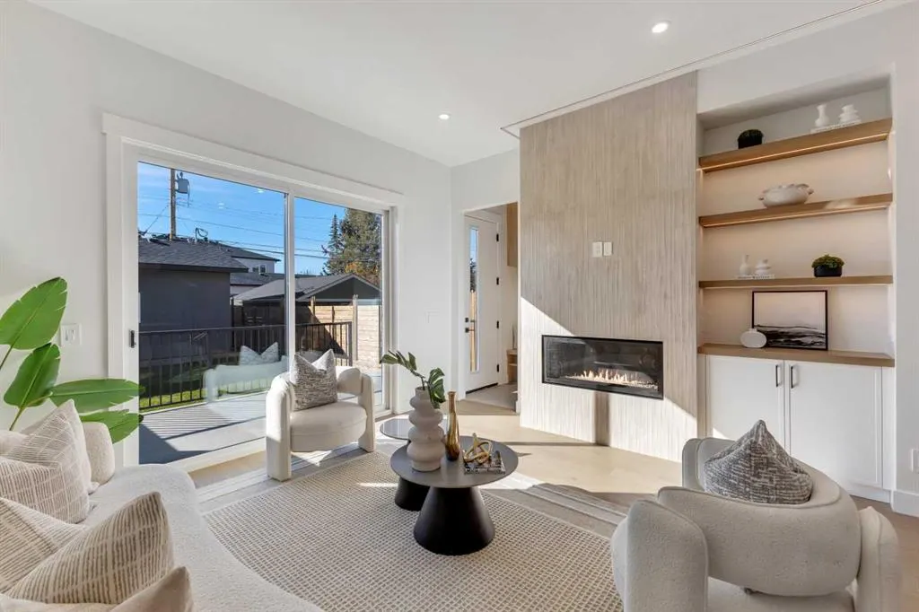 2713 Cochrane Road NW