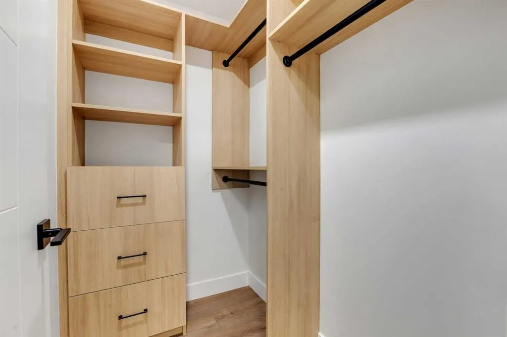 2713 Cochrane Road NW