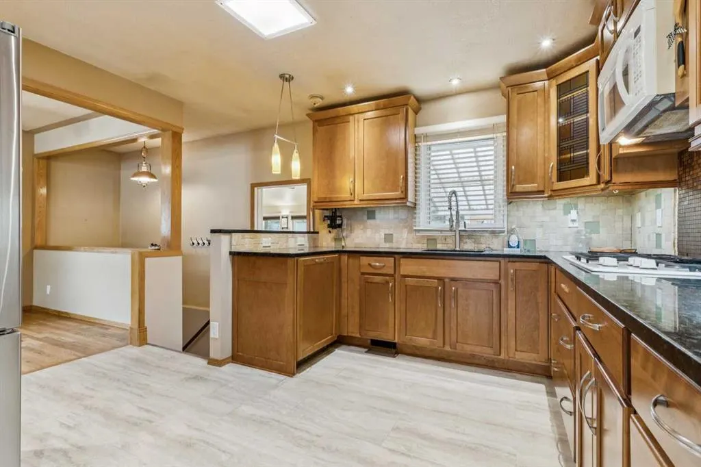 219 Pinemill Road NE