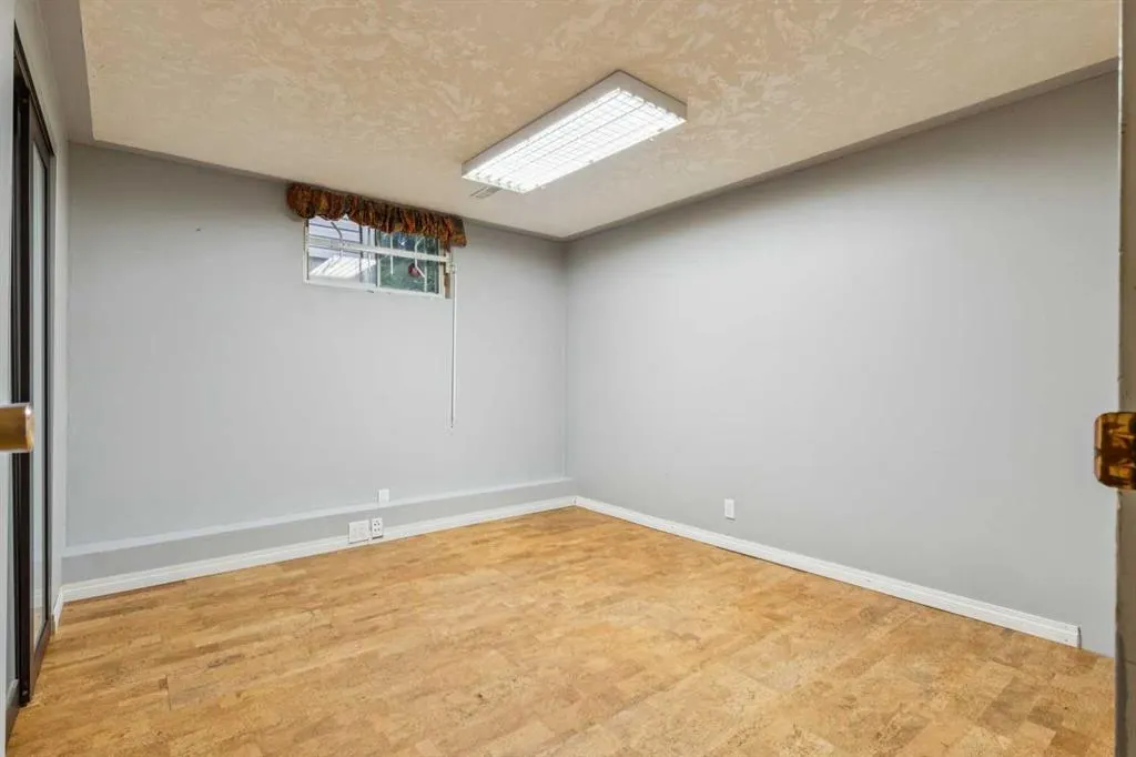 219 Pinemill Road NE