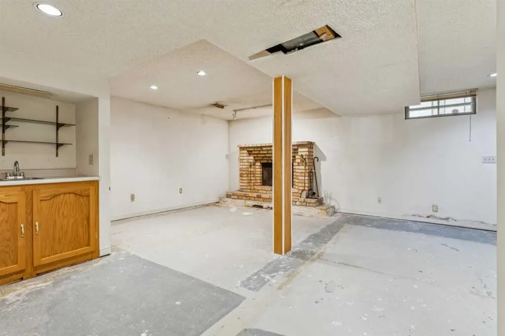 219 Pinemill Road NE