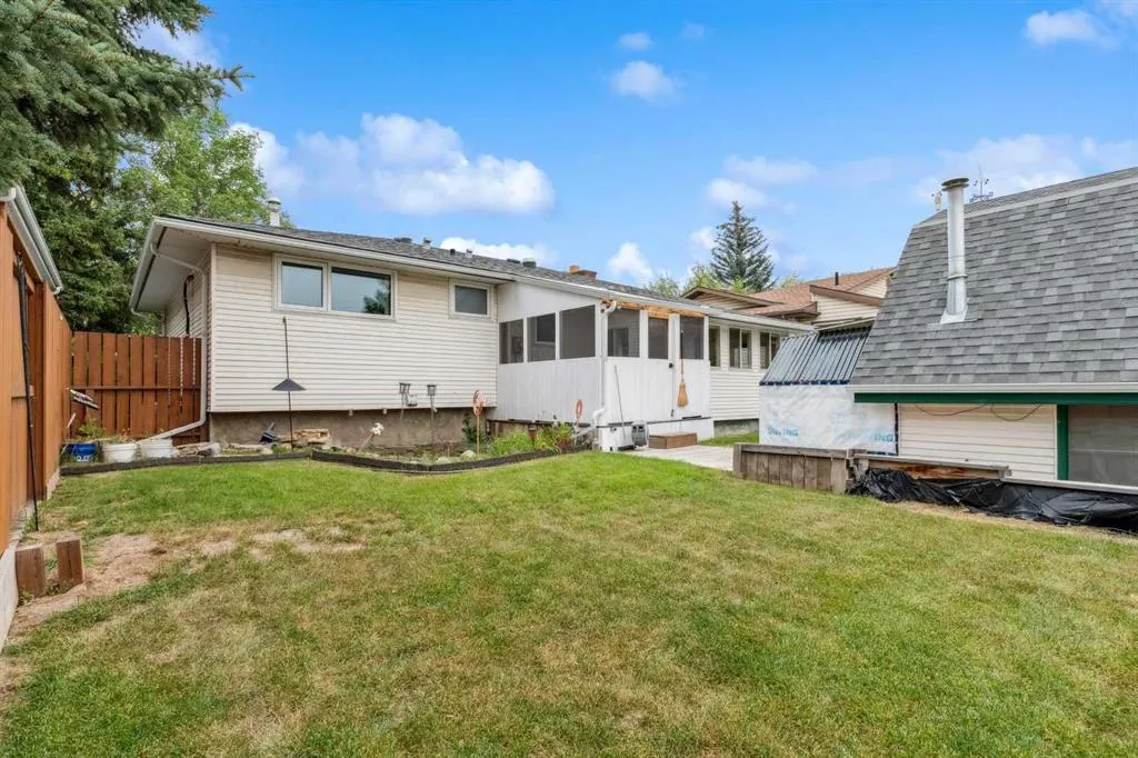 219 Pinemill Road NE
