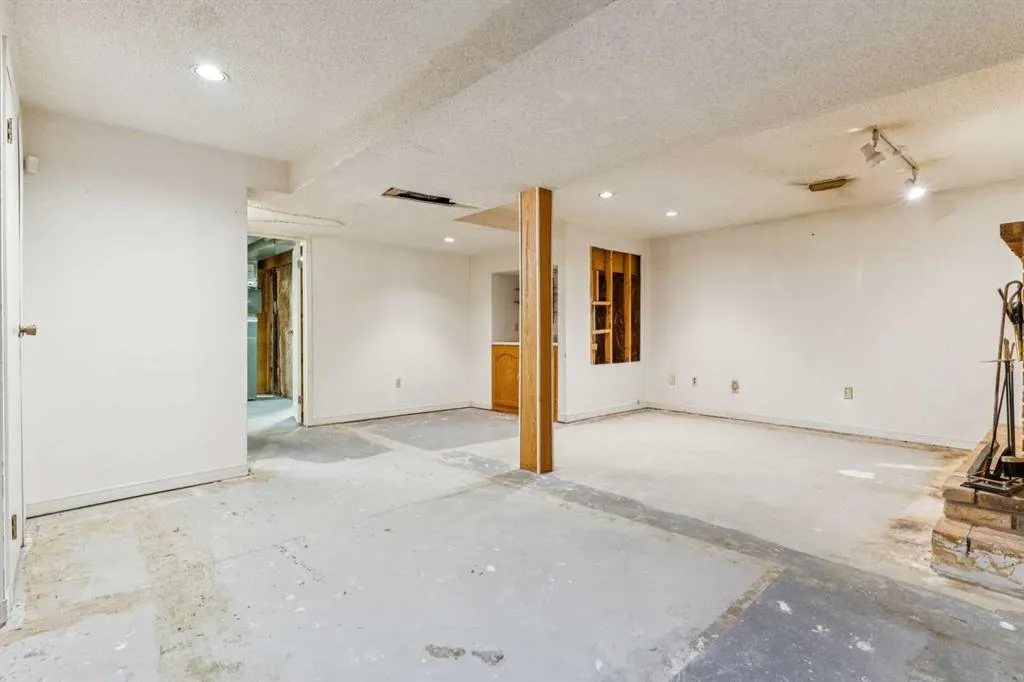 219 Pinemill Road NE
