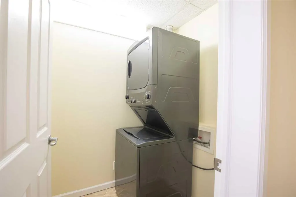 5040 53 Street, #413