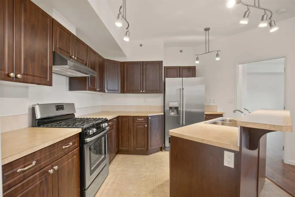 5040 53 Street, #413