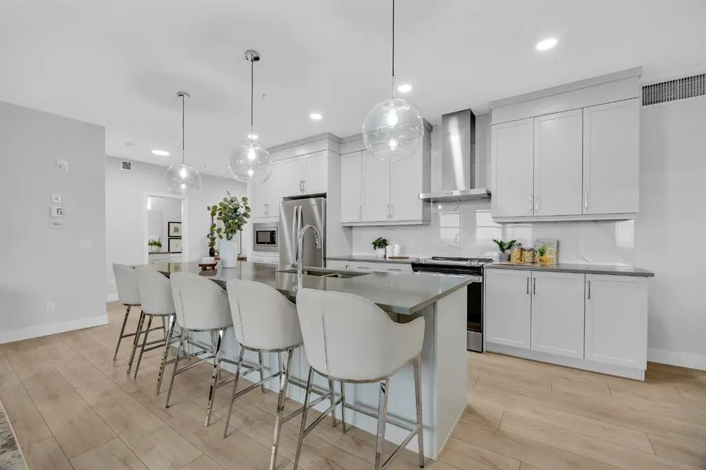 8355 19 Avenue SW, #306