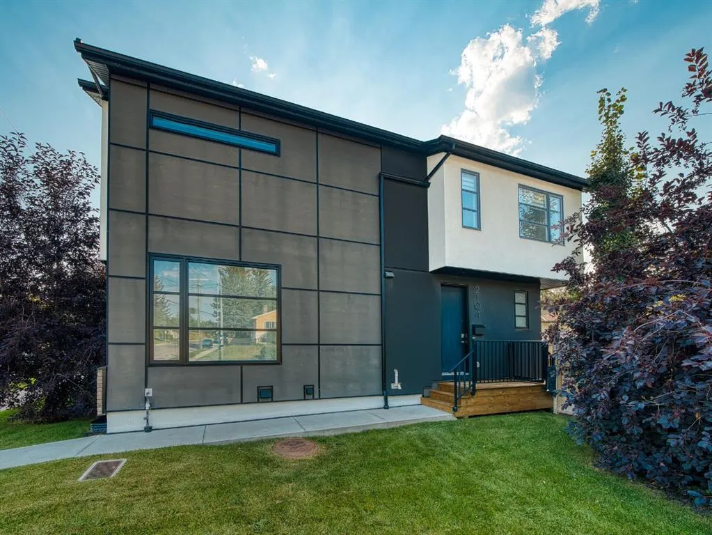 2104 Richmond Road SW