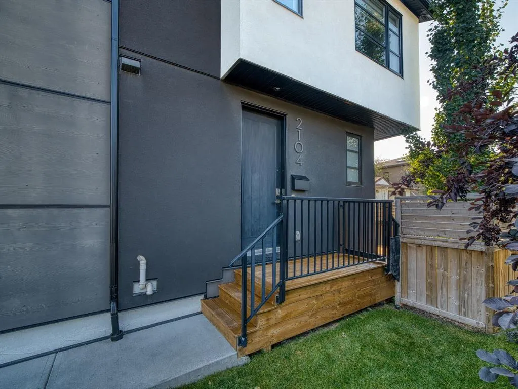 2104 Richmond Road SW