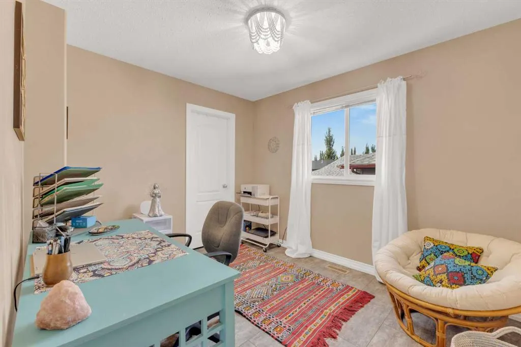 175 Lyons Close