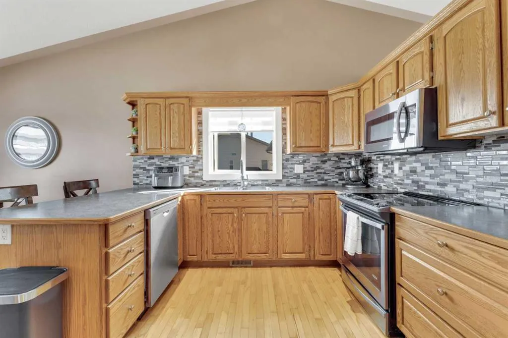 175 Lyons Close