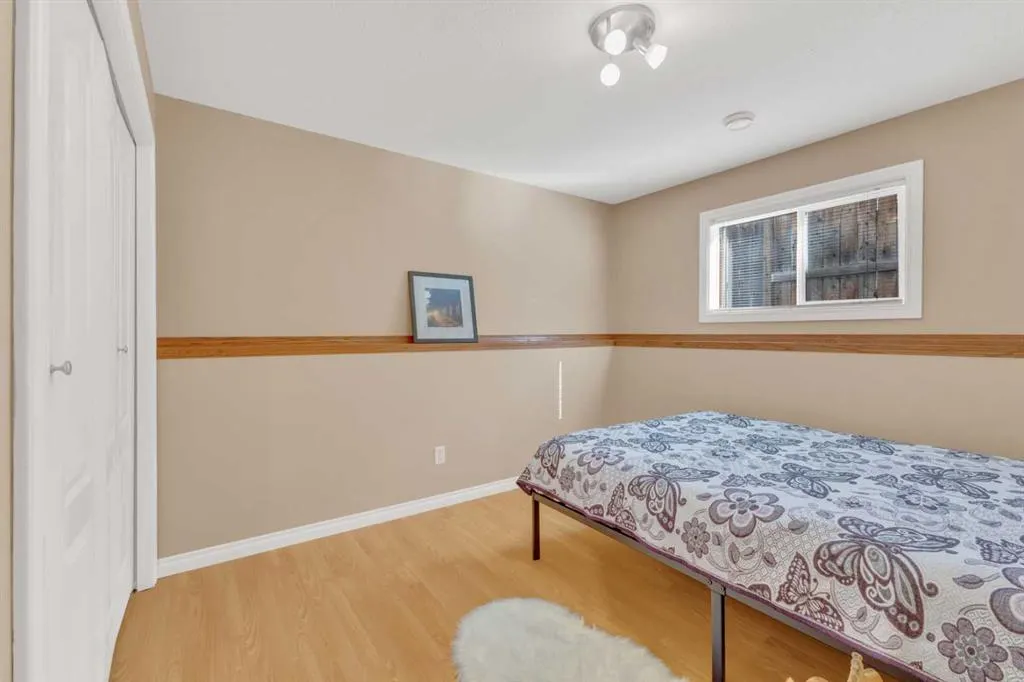 175 Lyons Close