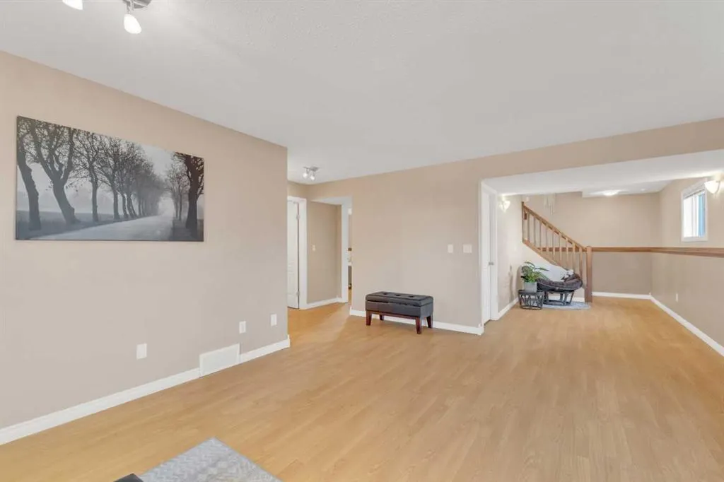 175 Lyons Close