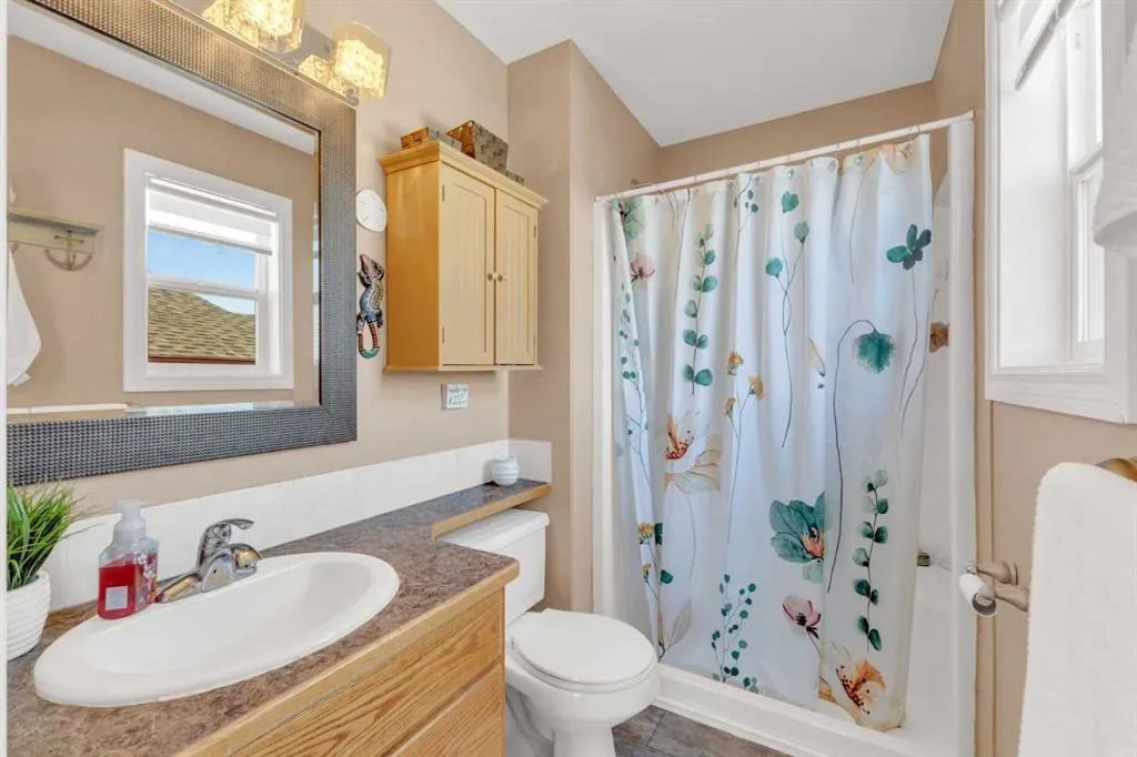 175 Lyons Close