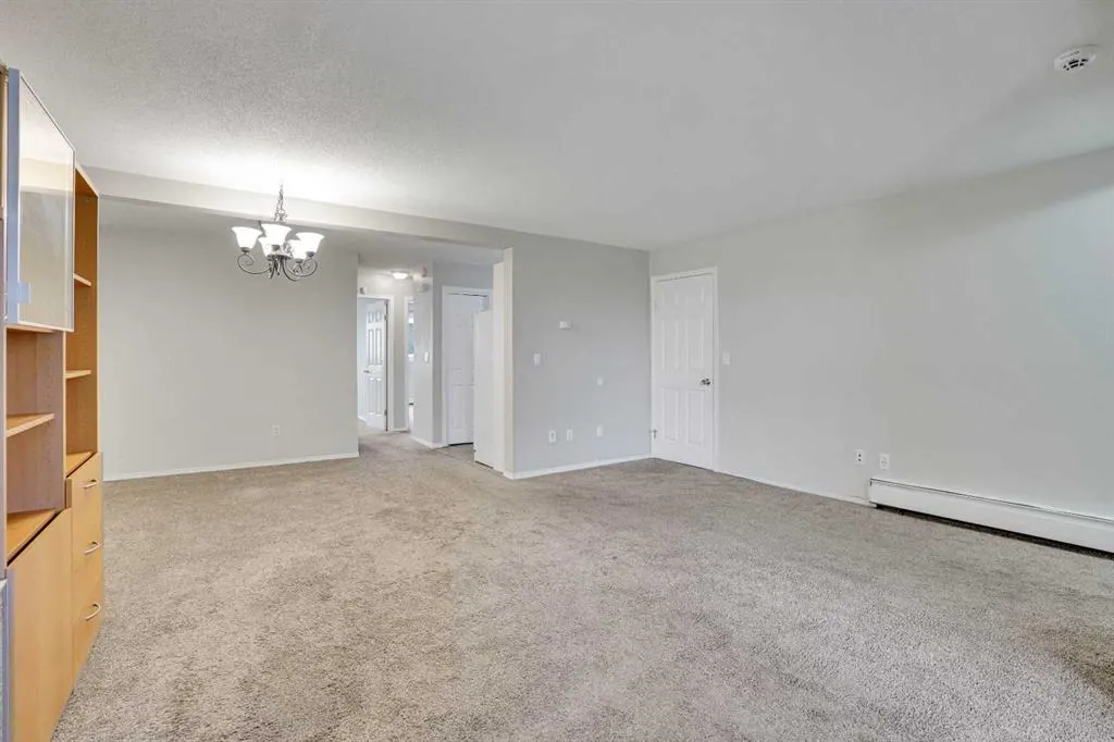 219 Huntington Park Bay NW, #103