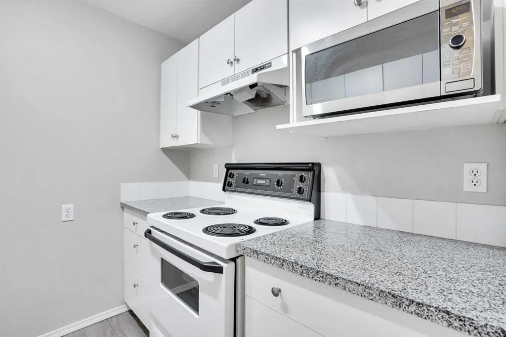 219 Huntington Park Bay NW, #103