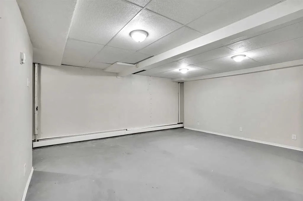 219 Huntington Park Bay NW, #103