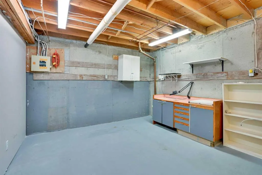 219 Huntington Park Bay NW, #103