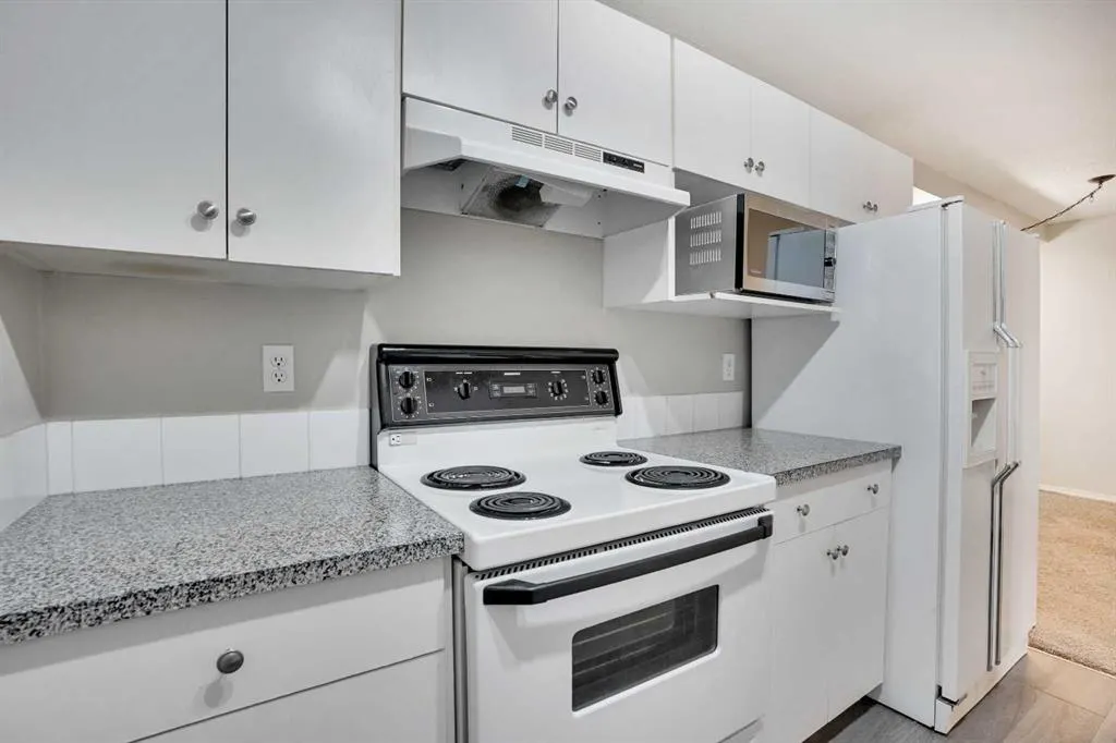 219 Huntington Park Bay NW, #103