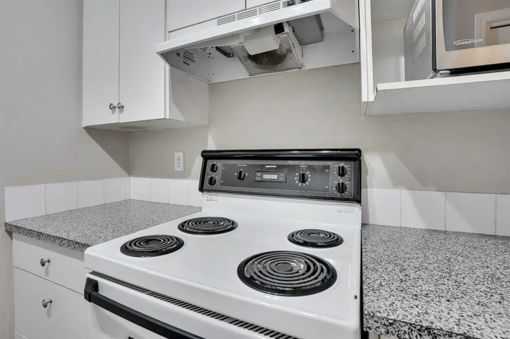 219 Huntington Park Bay NW, #103