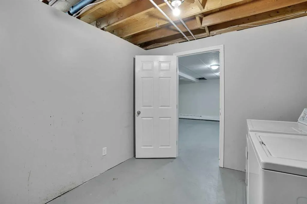 219 Huntington Park Bay NW, #103