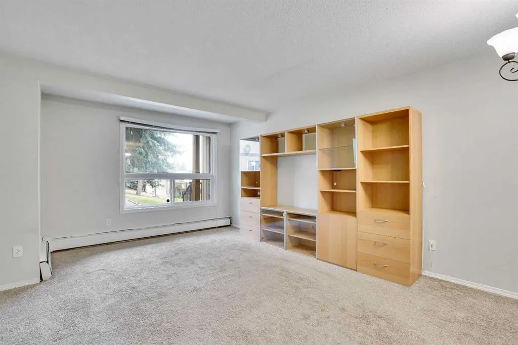 219 Huntington Park Bay NW, #103