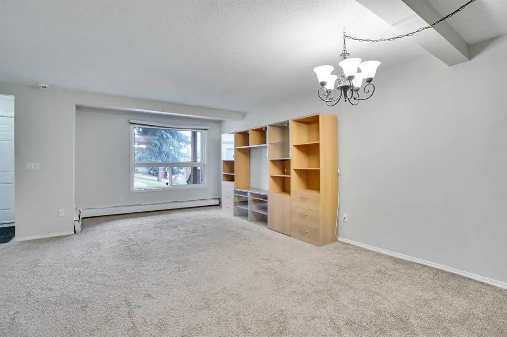 219 Huntington Park Bay NW, #103