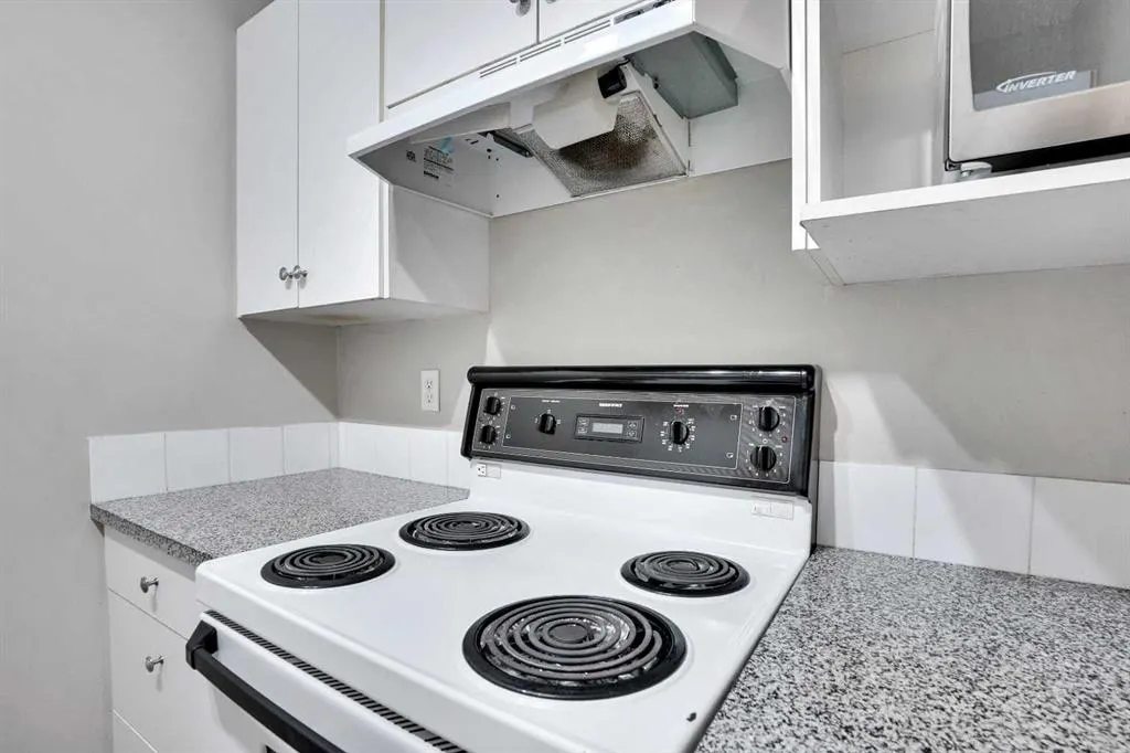 219 Huntington Park Bay NW, #103