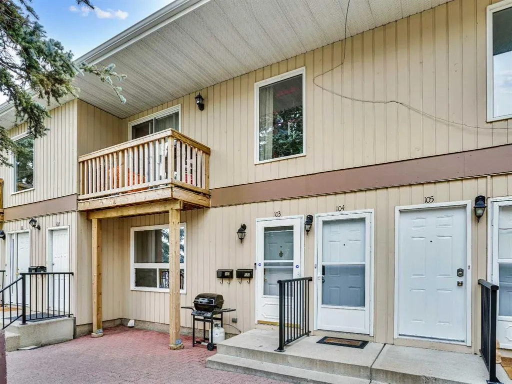 219 Huntington Park Bay NW, #103