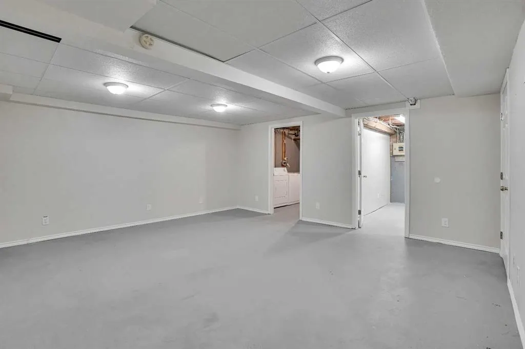 219 Huntington Park Bay NW, #103