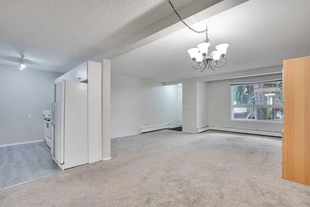 219 Huntington Park Bay NW, #103