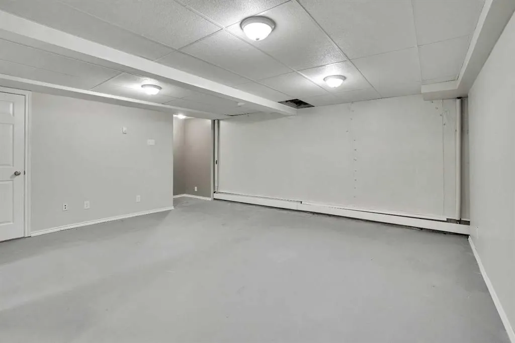219 Huntington Park Bay NW, #103