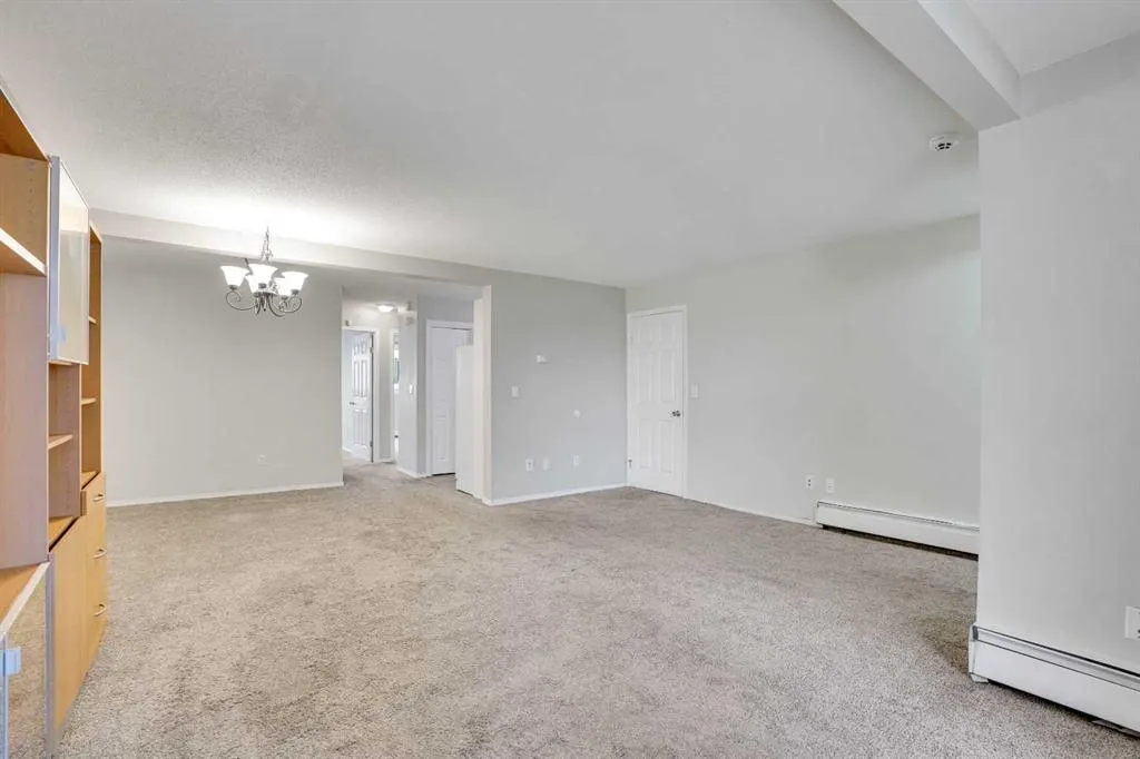 219 Huntington Park Bay NW, #103