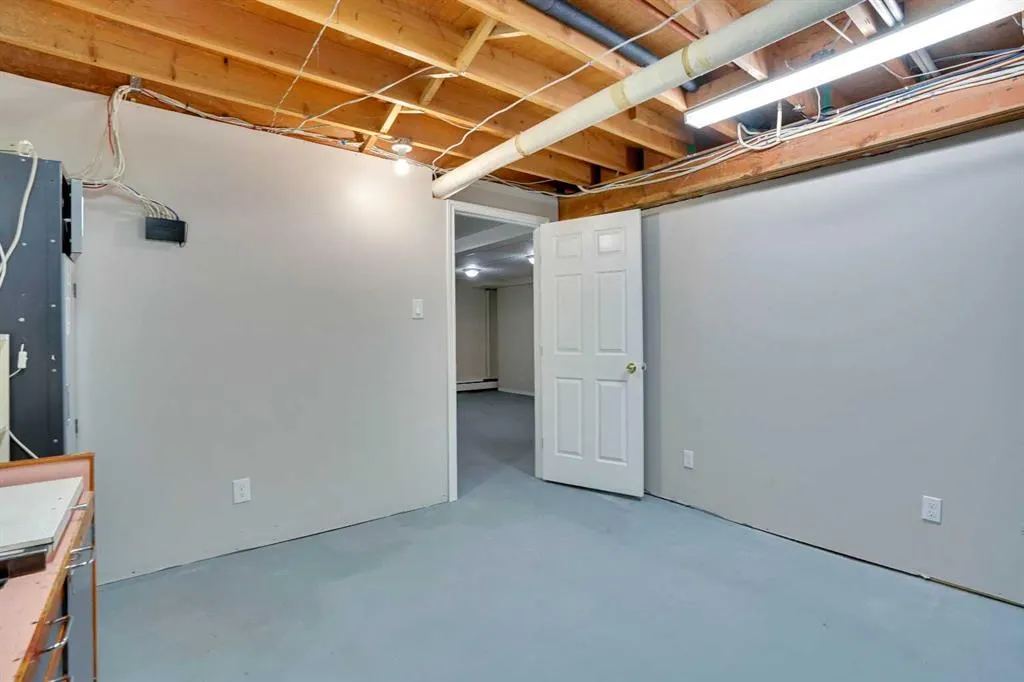 219 Huntington Park Bay NW, #103