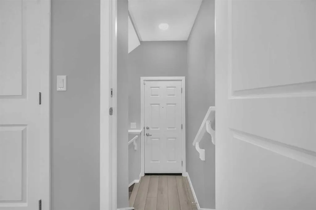154 Silver Spruce Grove SW