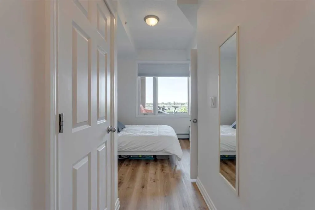 24 Hemlock Crescent SW, #3608