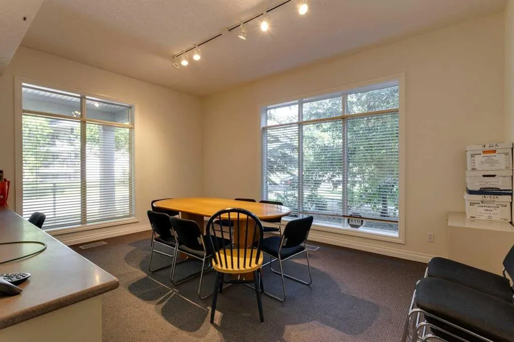 24 Hemlock Crescent SW, #3608