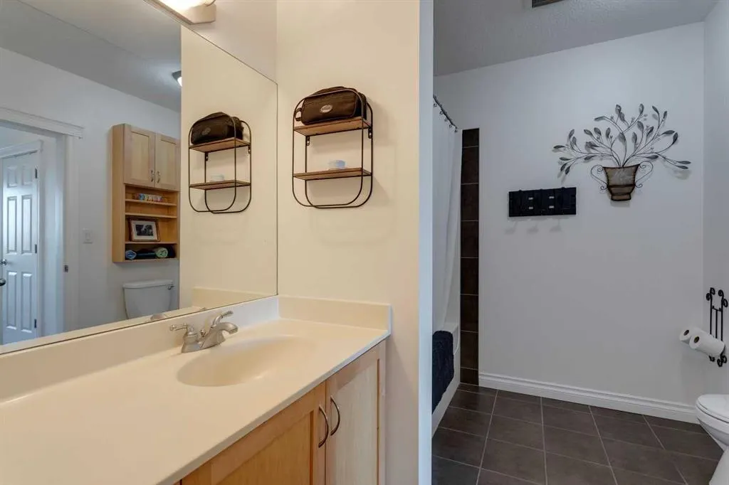 24 Hemlock Crescent SW, #3608