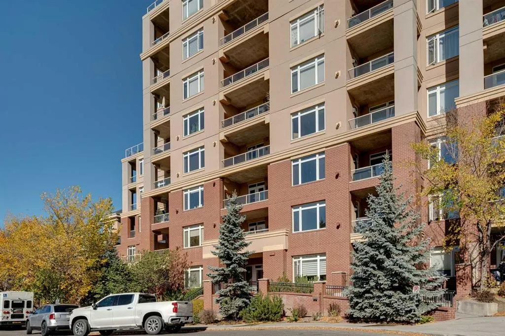 24 Hemlock Crescent SW, #3608