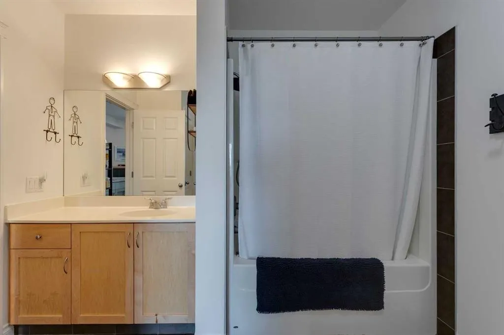 24 Hemlock Crescent SW, #3608
