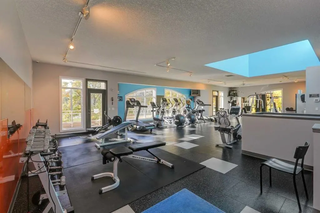 24 Hemlock Crescent SW, #3608