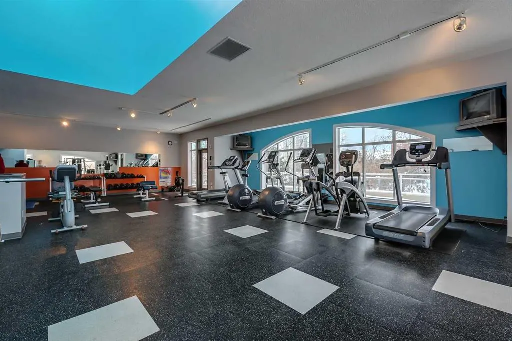 24 Hemlock Crescent SW, #3608