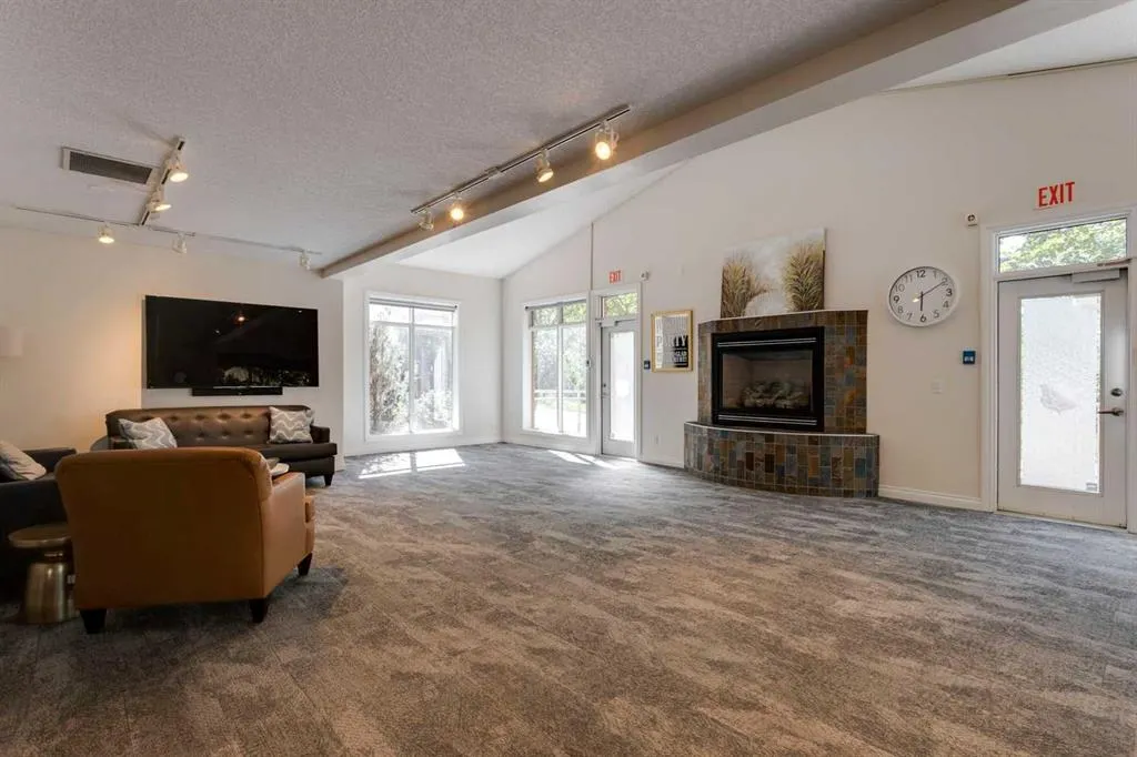 24 Hemlock Crescent SW, #3608
