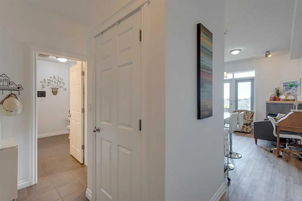 24 Hemlock Crescent SW, #3608